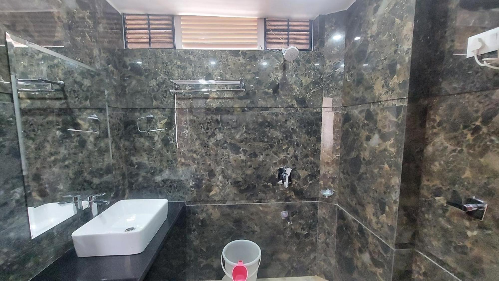Hotel India House Дармсала Экстерьер фото